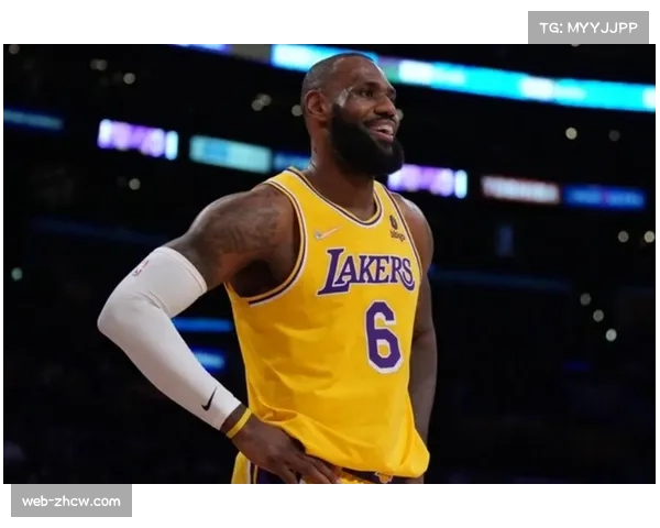 湖人轮换或扩至十一人,布朗尼詹姆斯有望获更多时间 湖人轮换或扩至十一人,布朗尼詹姆斯有望获更多时间